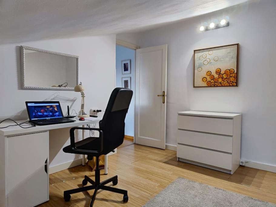 Apartment En El Parque De Meanas. *